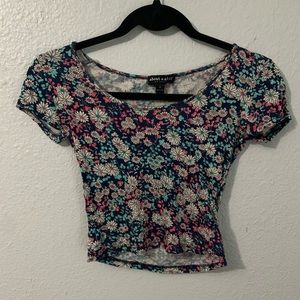 Juniors’ Floral Print Crop Top